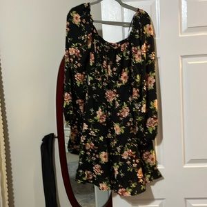 This is in very good condition. It still has the tag on it.